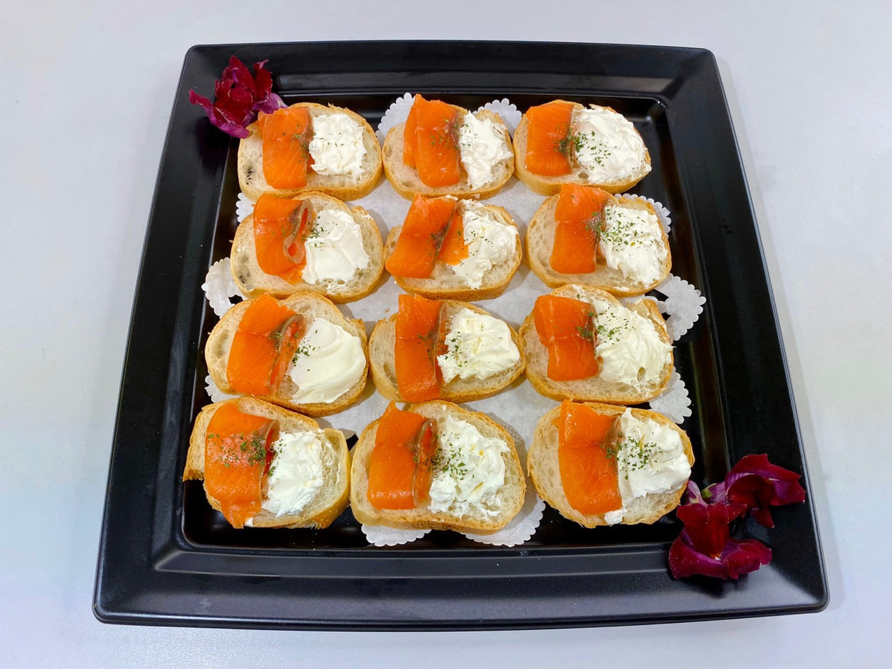 聖パトリックの日のアイルランド風スモークサーモンのカナッペのレシピ